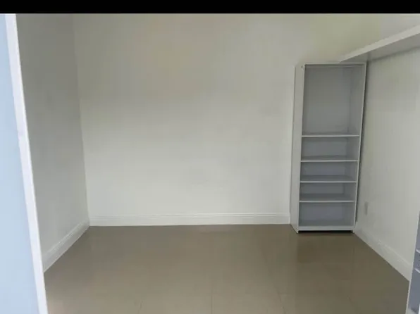 521 E 57th St, Hialeah, FL 33013