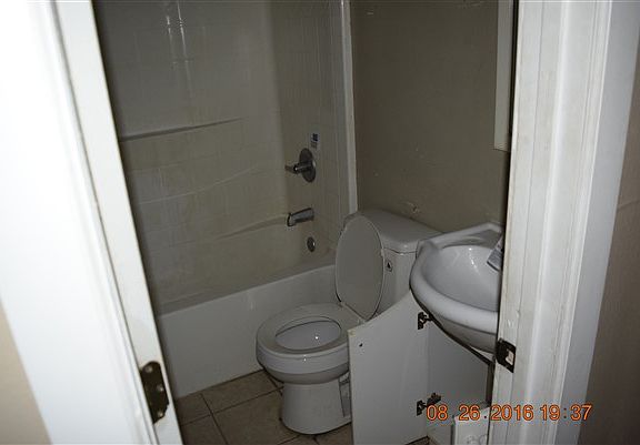 2nd image of 3731 Clermont Dr