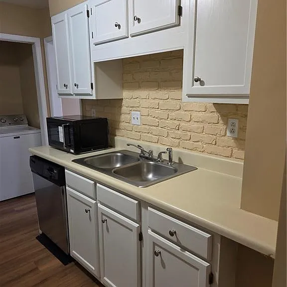 5595 Wells Cir — Photo 12