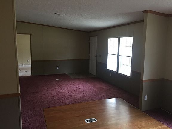 5th image of 545 Sydenham St