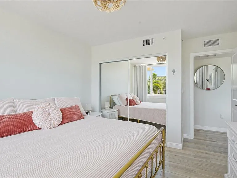 223 Island Way #2D — Photo 28