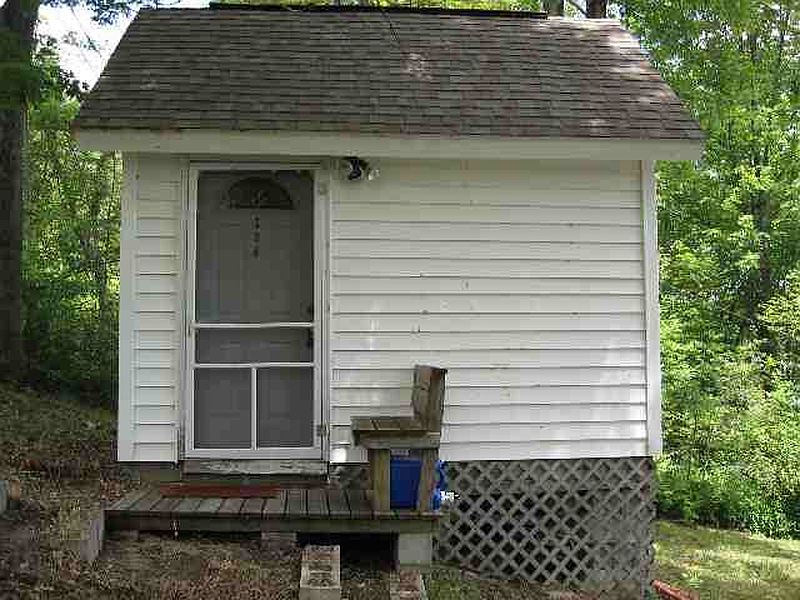 3rd image of 108 LAKE Road
