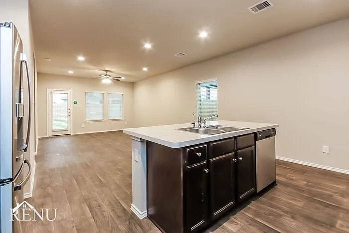 2407 Heeney Park Ln — Photo 4
