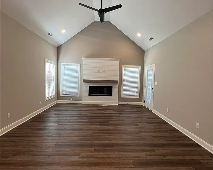 556 Cumberland Pointe Ln — Photo 2