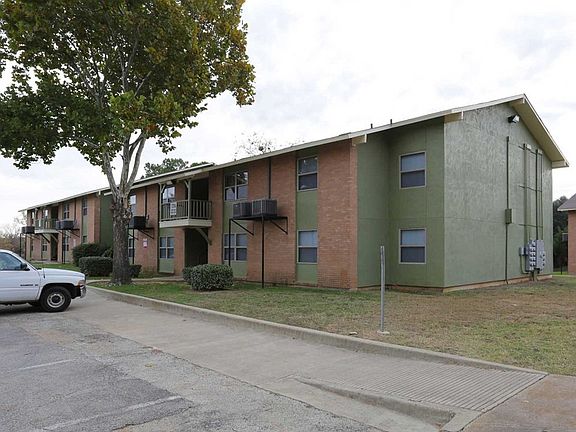 3rd image of 7203 S Great Trinity Forest Way #75217RID