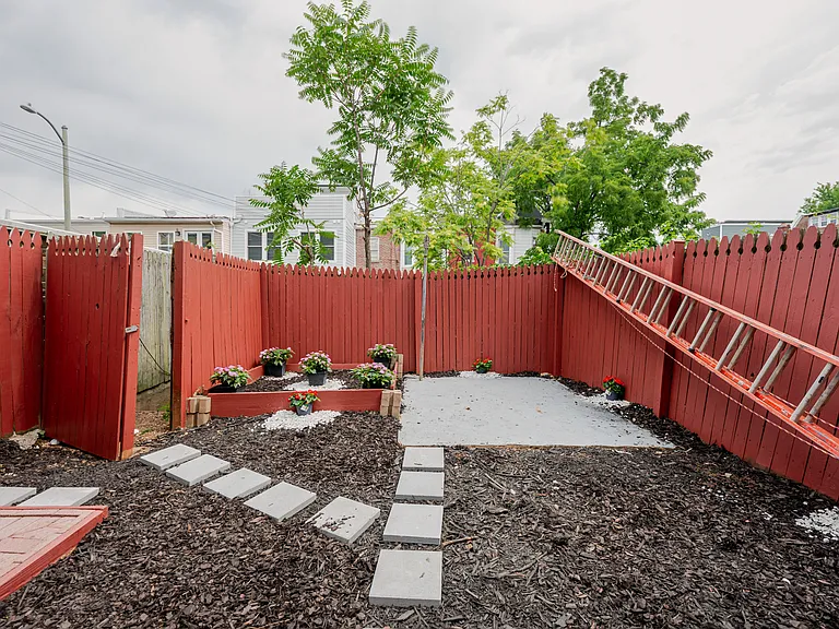 1339 Oak St NW #A — Photo 22