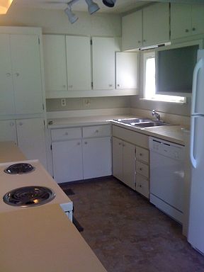 4th image of 1110 Seminola Blvd