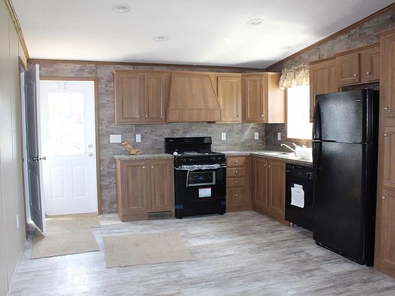 3rd image of 332 Ellisburg St Trlr 20