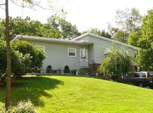 10 Old Rock Valley Rd, Holyoke, MA 01040
