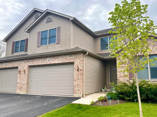 1462 Ridge Dr, Sycamore, IL 60178