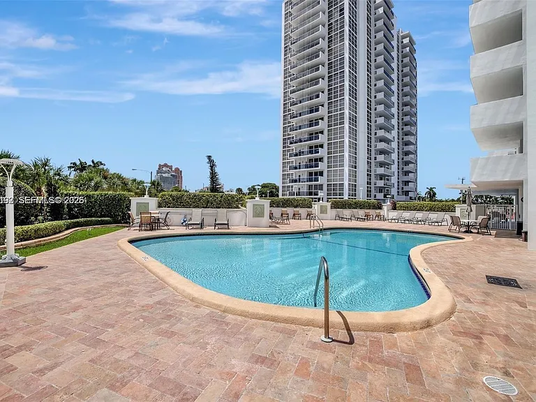 2715 N Ocean Blvd #2E — Photo 32