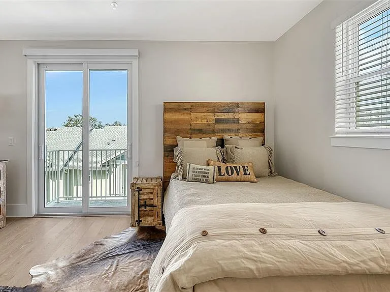 512 Laurel Park Dr — Photo 32