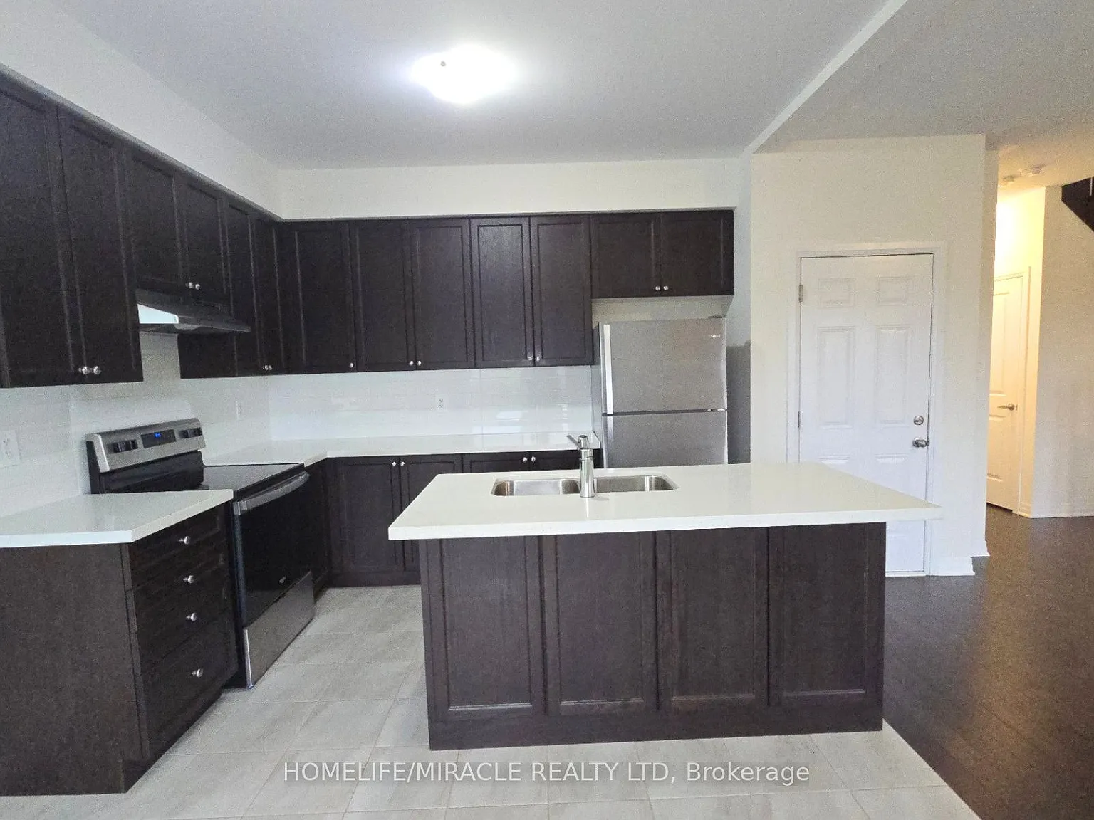 3 bed, $2,950 — Photo 3