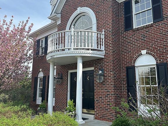 2nd image of 2517 Lockleigh Rd