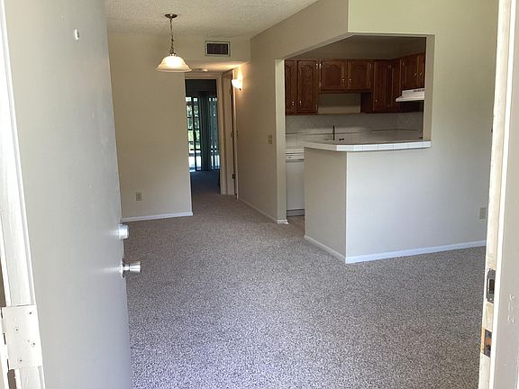 2nd image of 27 Lake Vista Trl APT 104