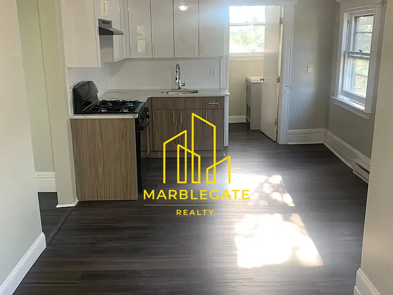 76 Ridge St #33 — Photo 1