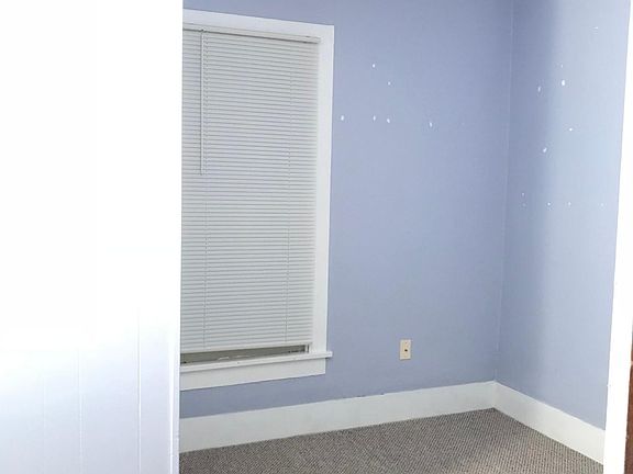 5th image of 335 1/2 E Main St