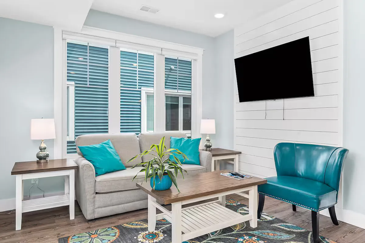 2 bed, 753 sqft, $2,300 — Photo 2