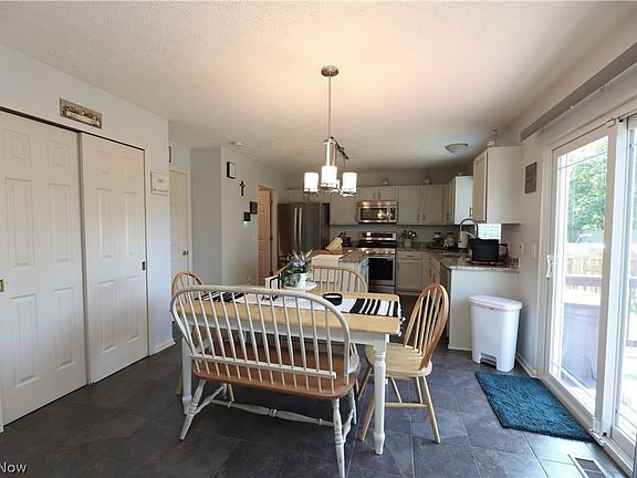 4th image of 5240 Bringham Dr