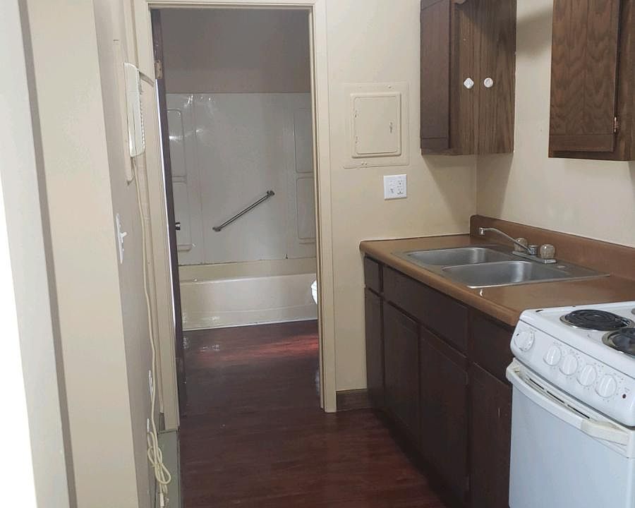 1st image of 200 S Wooster Ave APT I