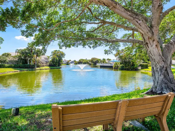 27 Wyndham Lane, Palm Beach Gardens, FL 33418