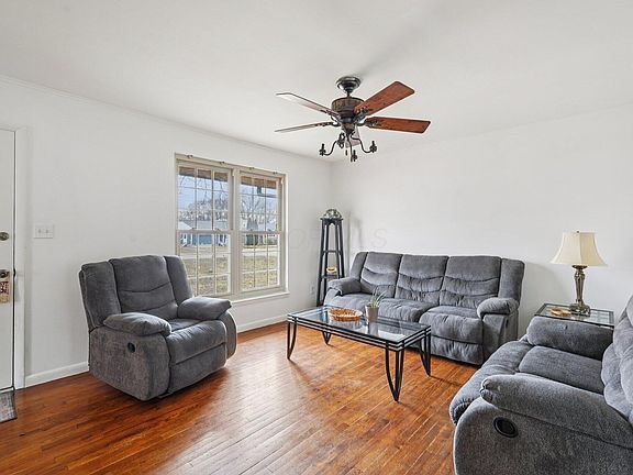 4th image of 3127 Parsons Ave