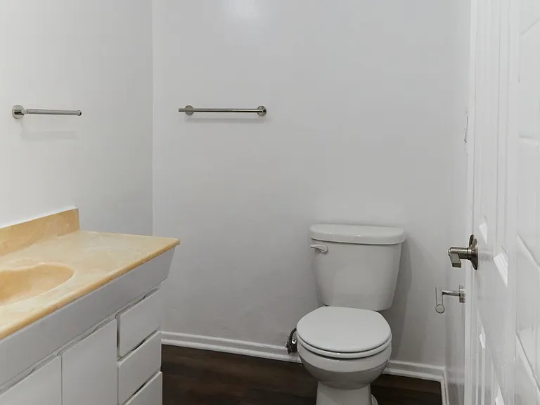 4076 Redwood Ave #1 — Photo 9