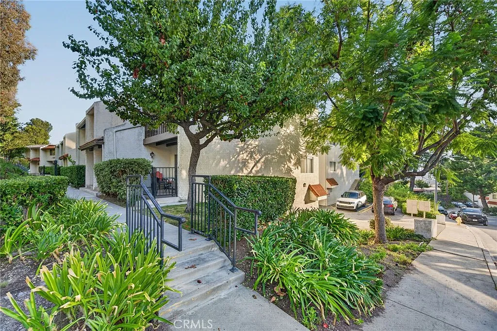 3 bed, 1478 sqft, $5,500 — Photo 2