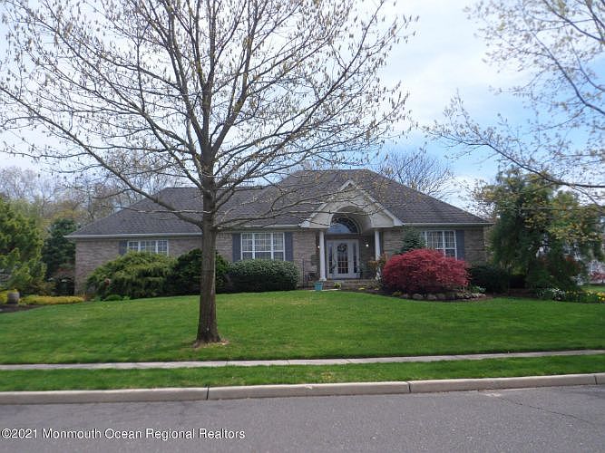 1st image of 1415 Oakwood Hollow Ln
