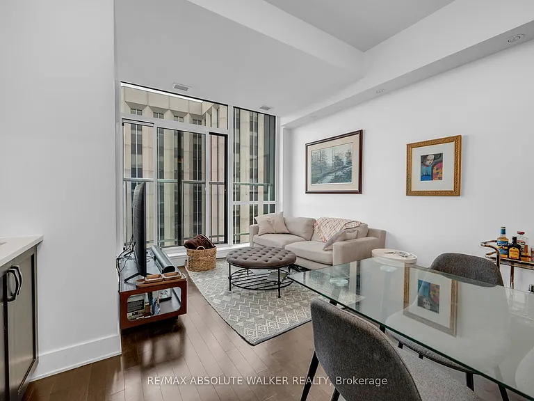 40 Nepean St #2702 — Photo 13