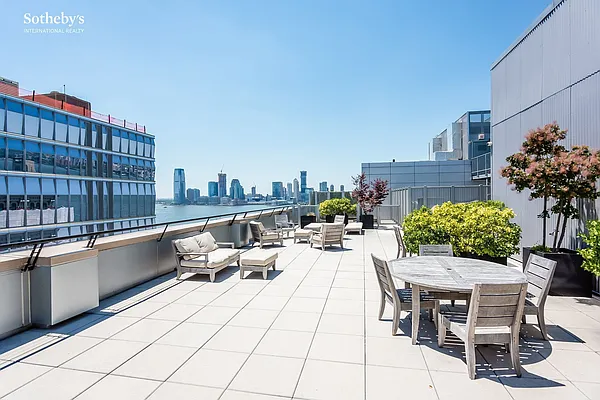 Sold by Sotheby's International Realty | media 13