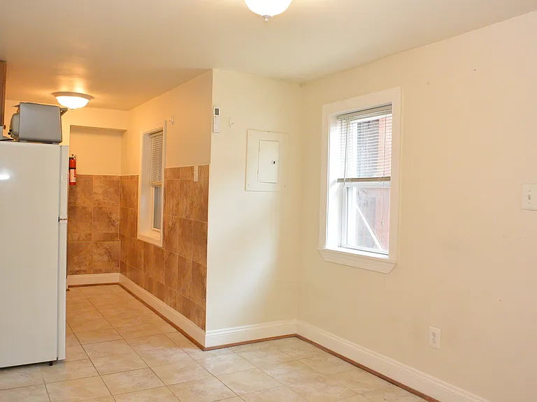 922 Light St #A — Photo 4