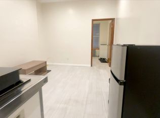 18 Mott St ROOM 2, New York, NY 10013