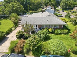 18 E 25th St, Huntington Station, NY 11746