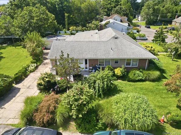 18 E 25th Street, Huntington Station, NY 11746