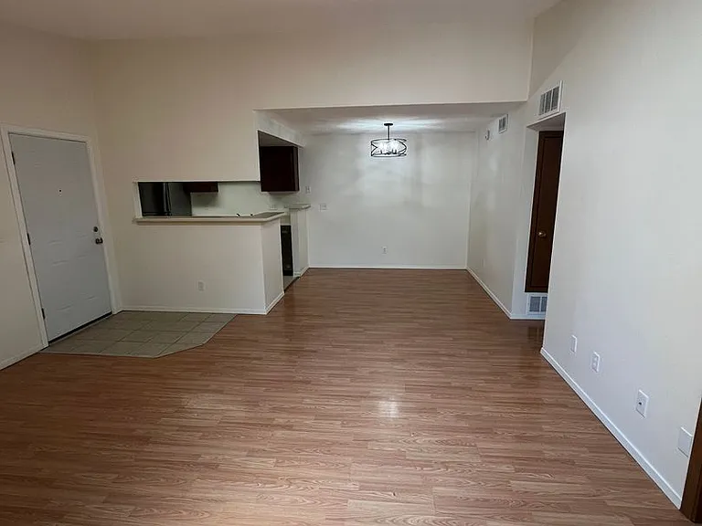18195 E Ohio Ave #201 — Photo 3