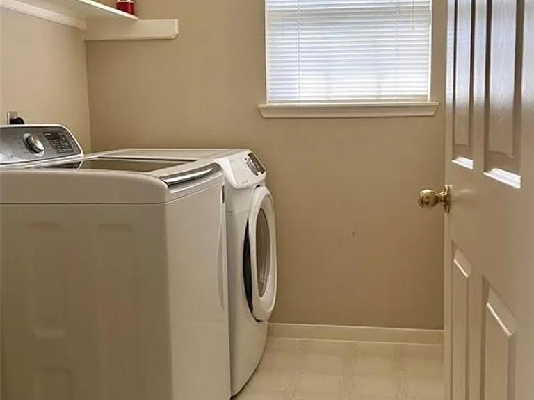 4230 Torrey Creek Ln — Photo 10