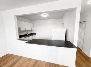 30 Mohawk Rd W #307, Hamilton, ON L9C1V8