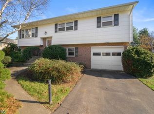 74 McDonald St, Washington, NJ 07882