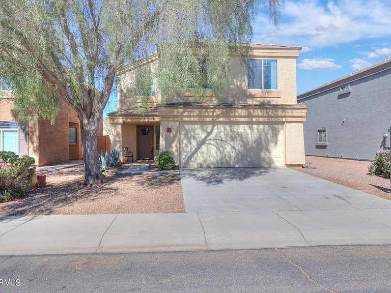 36576 W Nina St — Photo 1