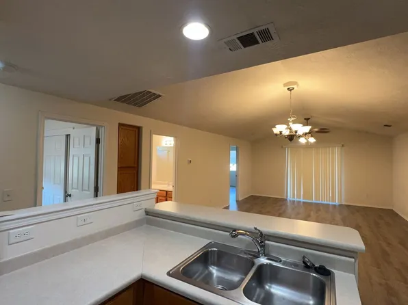7049-2t - 1439 & 1441 Kellenbeck Avenue, 1439 & 1441 Kellenbeck Ave #1441, Grants Pass, OR 97527