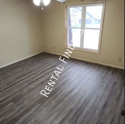 3rd image of 1830 August St #5