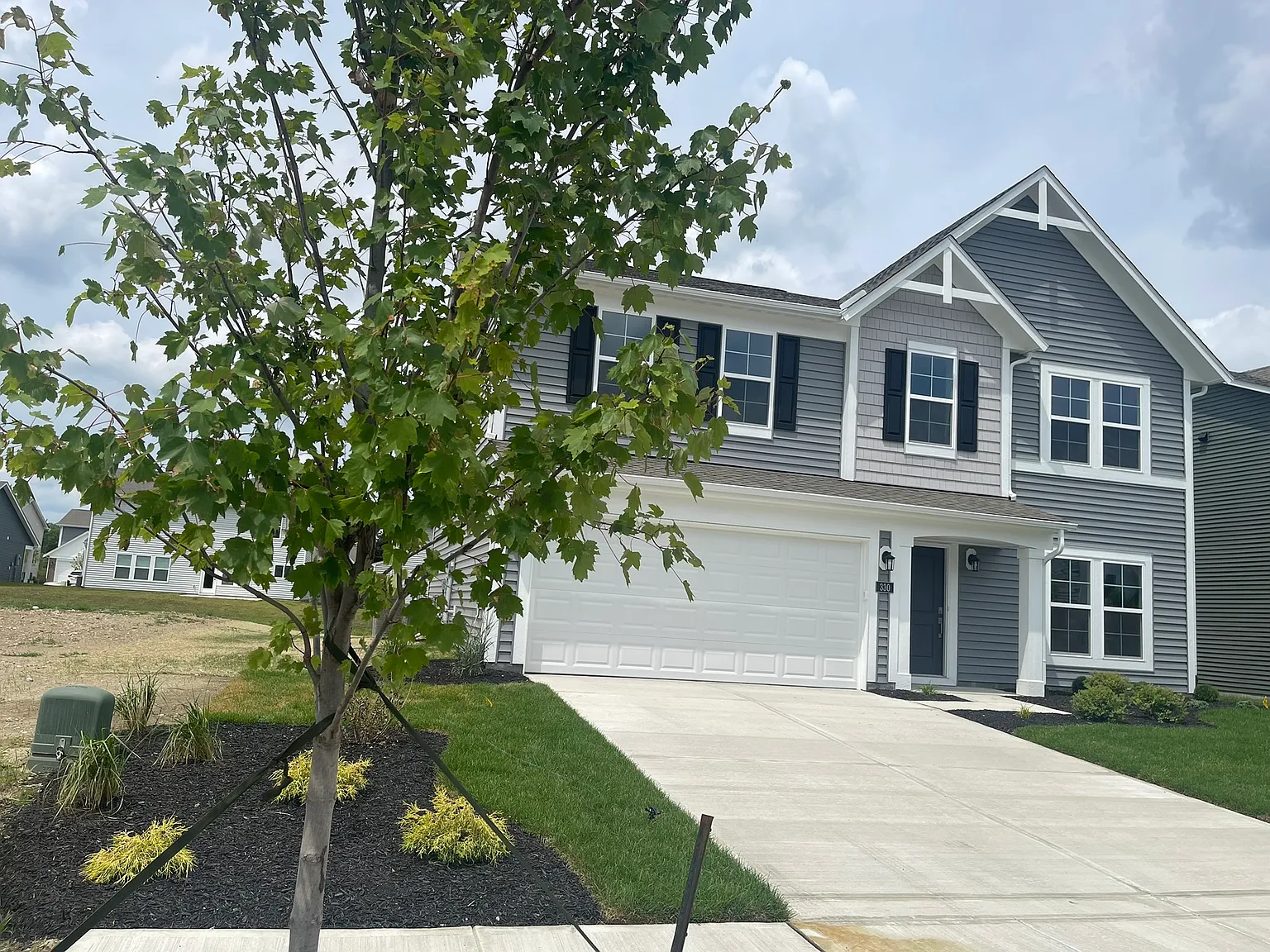 4 bed, 2256 sqft, $2,595 — Photo 1
