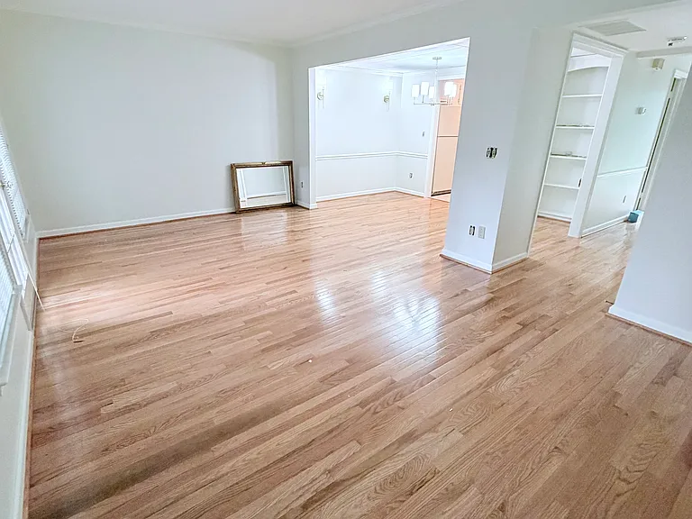 3132 Westbury Dr — Photo 6