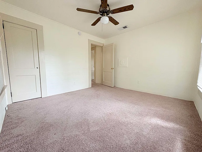 1612 N M L King Jr Blvd #UP — Photo 13