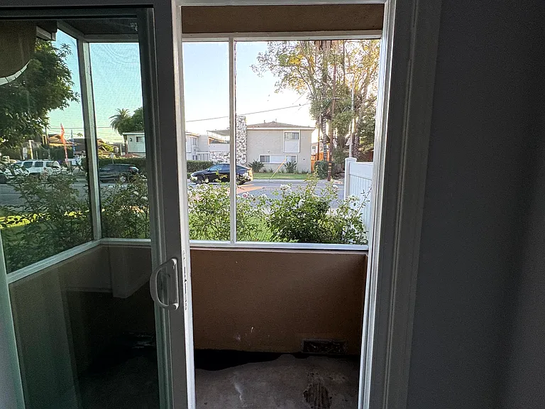 1112 S Atlantic Blvd #J — Photo 33
