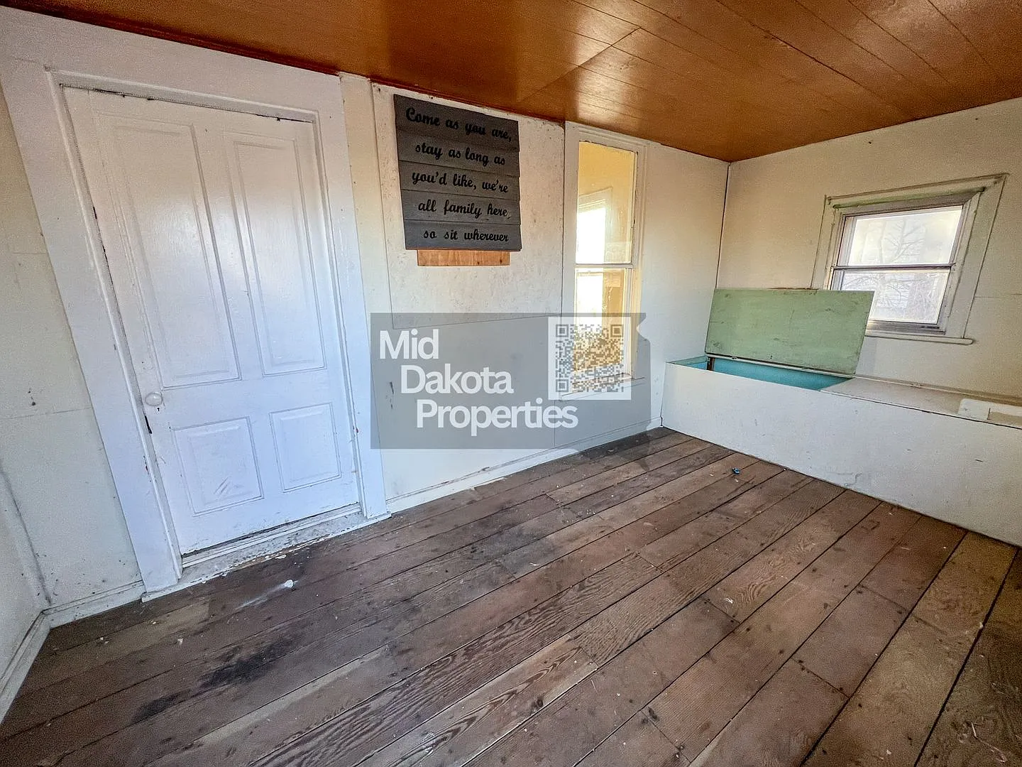 515 E Hanson- 3 Bedroom House — Photo 2