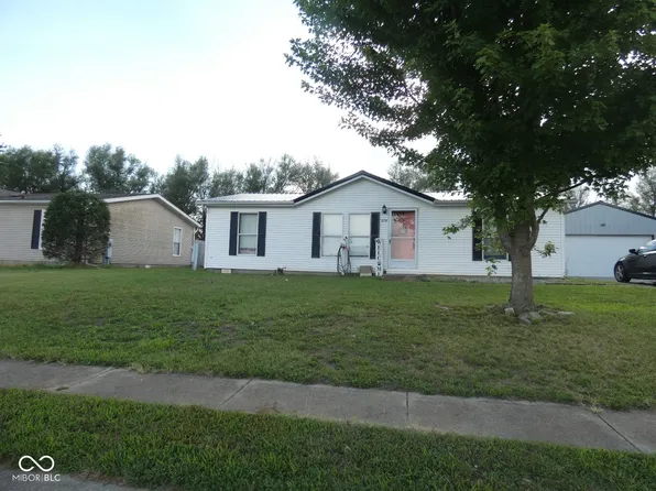 1058 Sunset Ln, Seymour, IN 47274