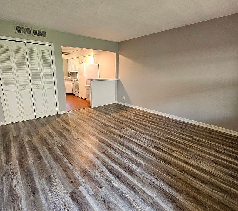 1st image of 1309 E 21st St #215