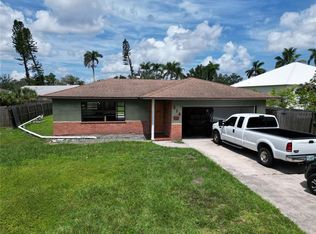 216 24th St NE, Bradenton, FL 34208